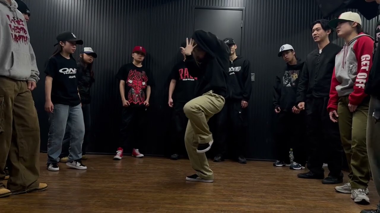 La Viviendo Vol.X - Girl BlackHood vs Wrath It