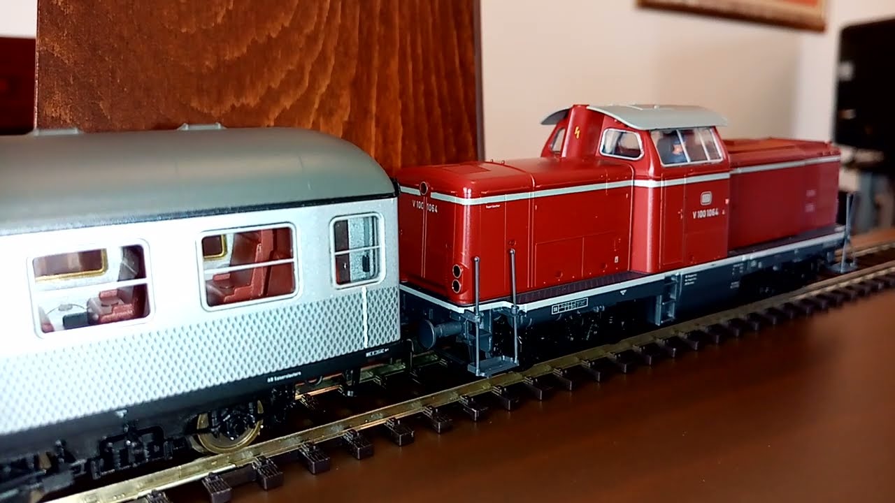 E697/698 