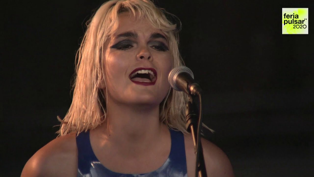 Camila Moreno - Hombre