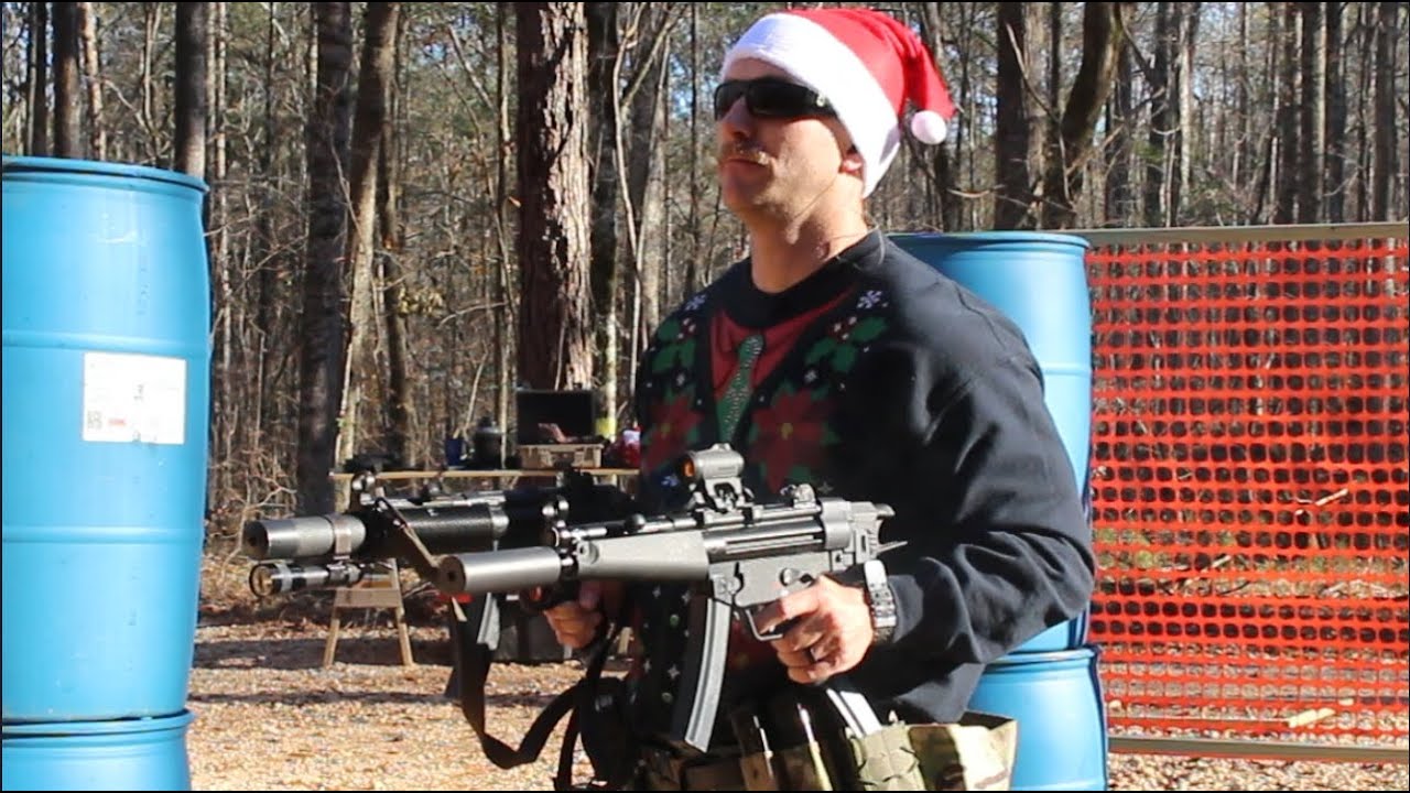 H&K MP5SD: the Most Christmassy Sub Gun on Earth