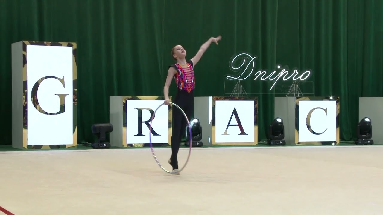 Фоменкова Анна 2010 обруч