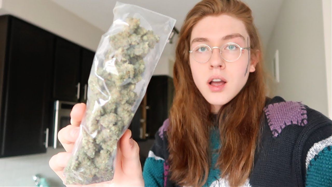 Colorado dispensary haul, apartment tour + blunt hotbox