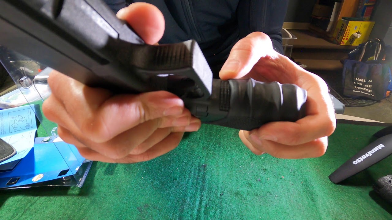 Установка рукоятки HOGUE GRIPS GLOCK 17. Как лучше держать пистолет GLOCK. Beavertail