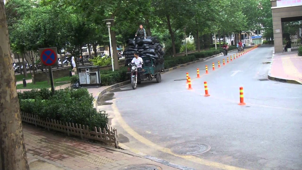 Chinese Garbage Truck