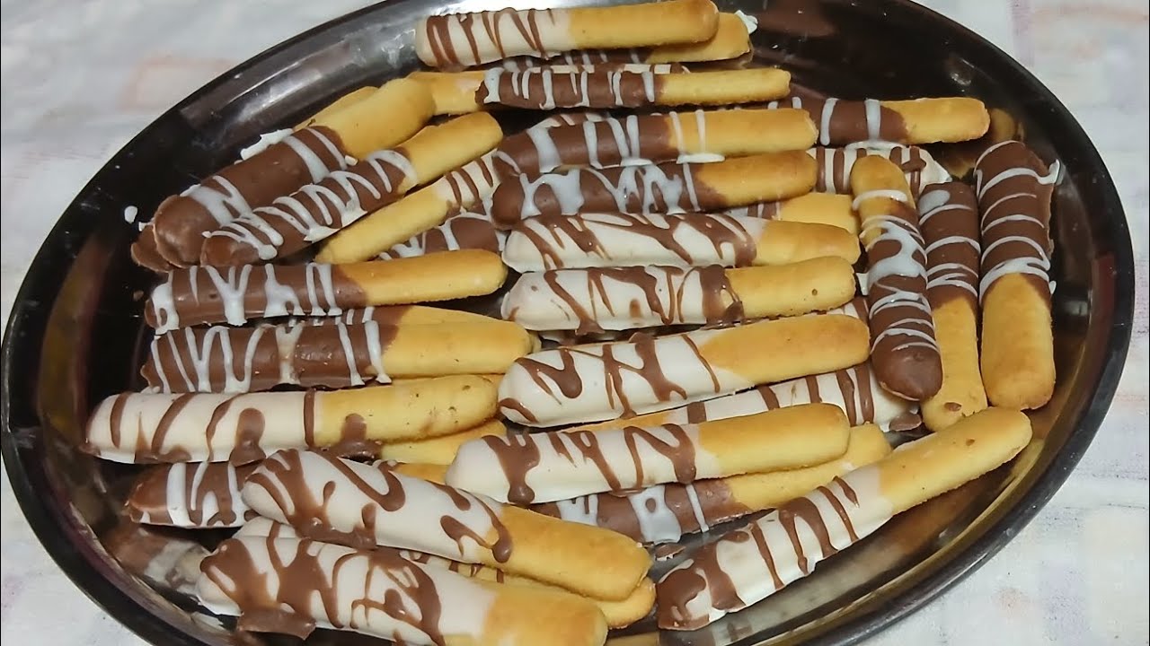 بسكويت أصابع بالشوكولاته( ب بيضة واحده وكوب ونصف دقيق هتعملي ٤٥ واحدة طعمه خطير بطريقة سهلة )