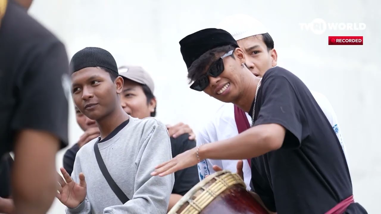 THE RHYTHM OF REAK IN THE HOLY MONTH