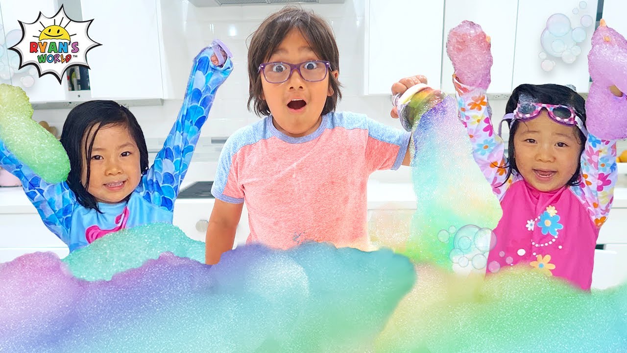 Ryan Makes DIY Giant Bubble Art! Learn Kids Experiment!