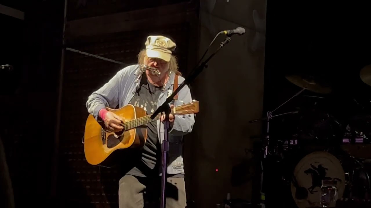 NEIL YOUNG - HEART OF GOLD - FIRST BANK AMPHITHEATER - FRANKLIN, TN - MAY 9, 2024