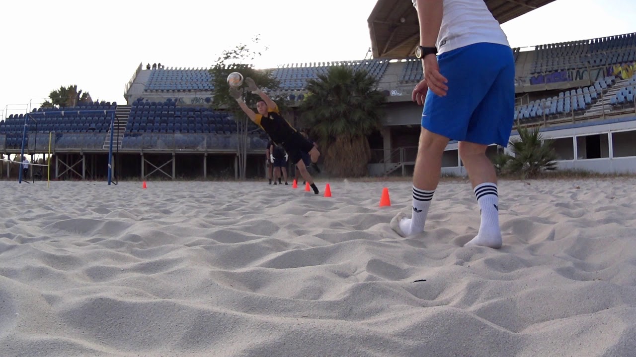 Professional Goalkeeper training // entrenamiento de porteros en la Playa // προπόνηση στην παραλια