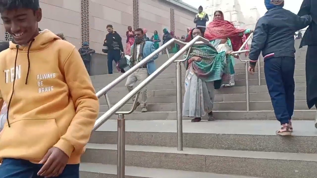 Prayagraj to Varanasi via vrindhayabasni Temple 29th December 2025