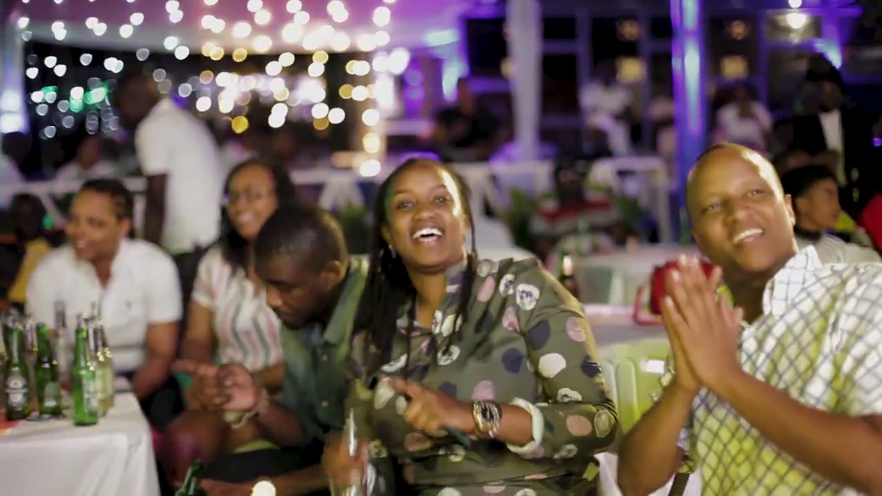 Kidum and The Boda Boda band live at official opening of Buja night club a.k.a kumutwenzi