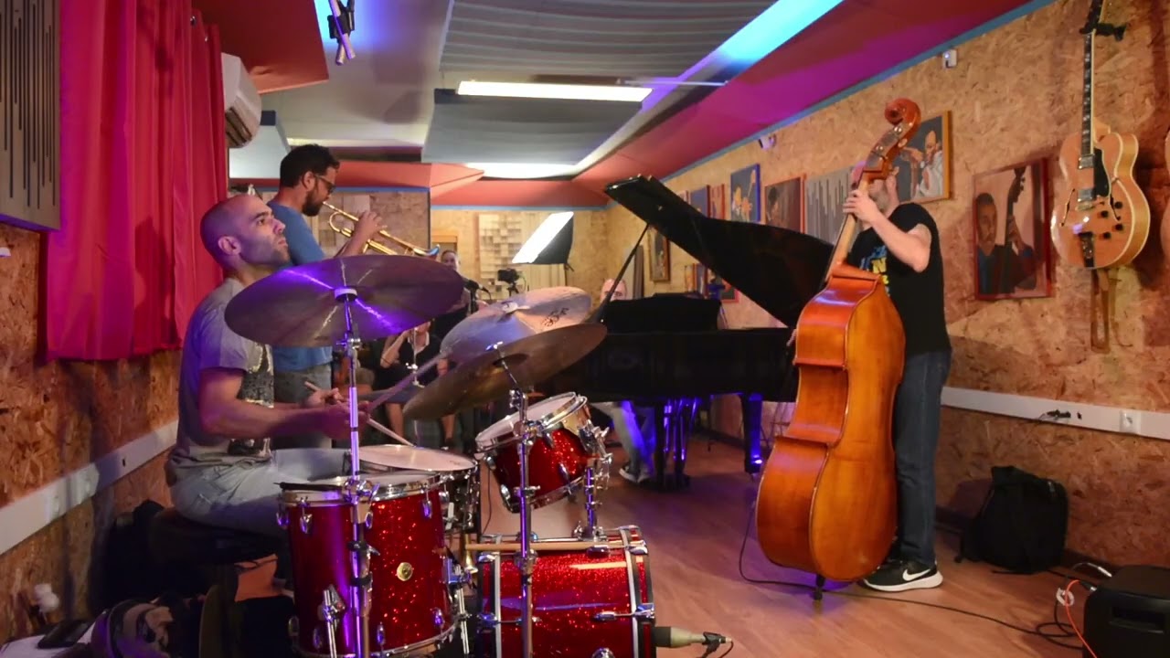 Voro García Quartet  - Line for Lyons