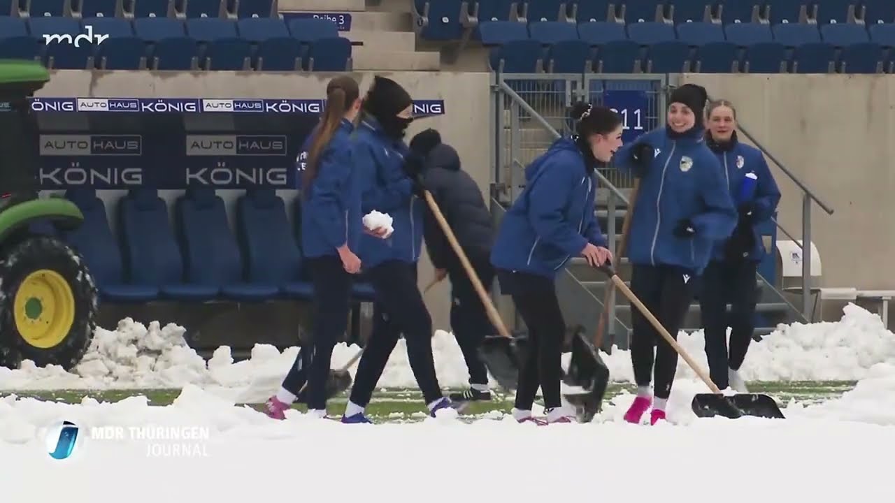 Schneeschieben im Ernst-Abbe-Sportfeld | FC Carl Zeiss Jena 2026