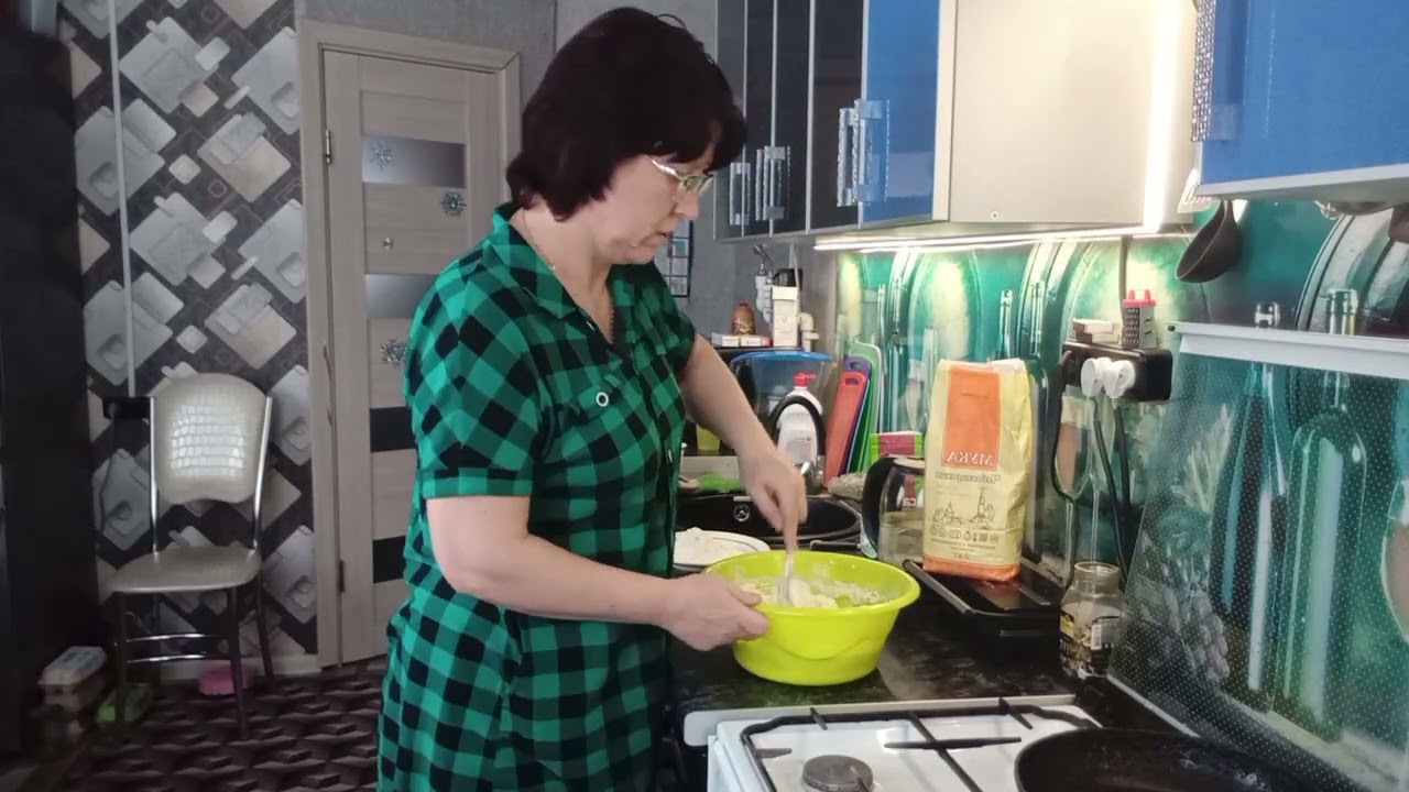 Хотелось ватрушек, а пришлось готовить сырники.