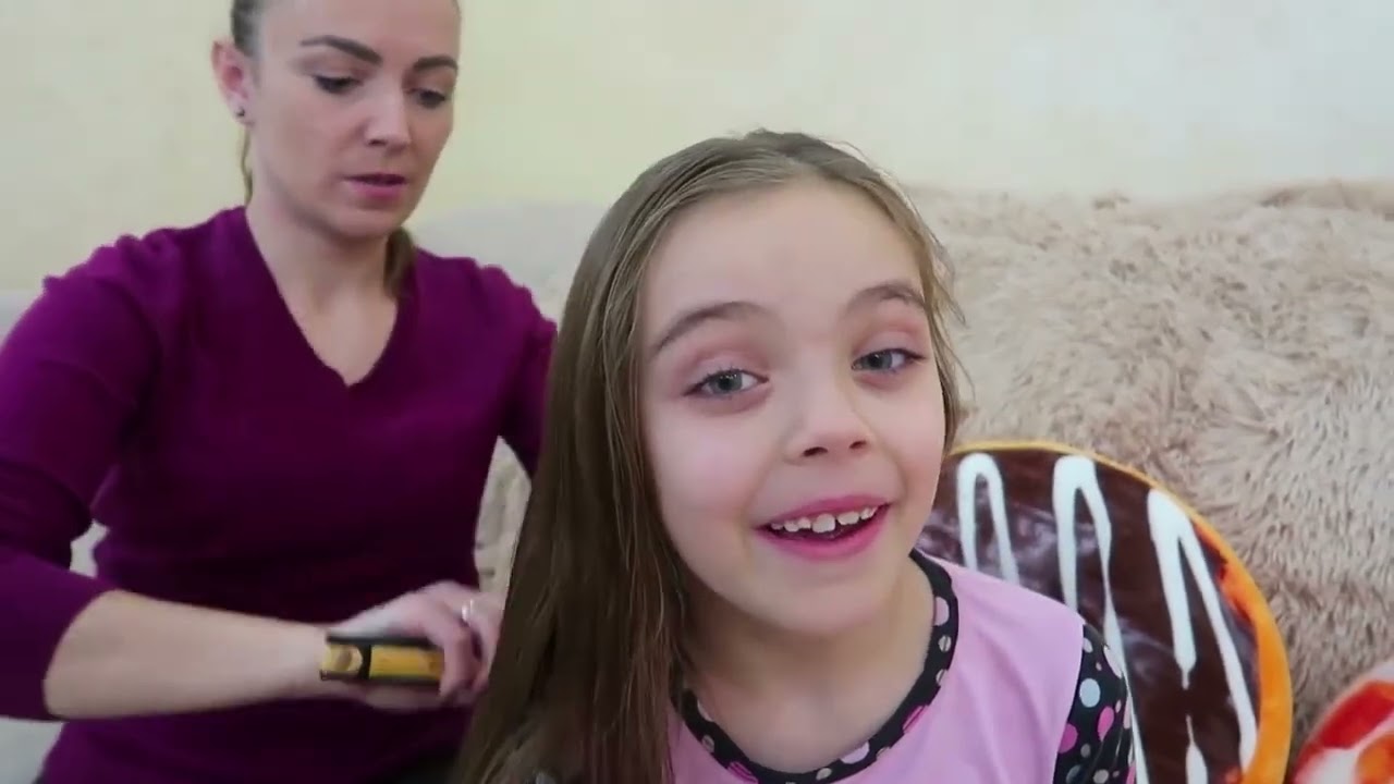 EA NU VREA SĂ SE PIEPTENE !! Mama alearga dupa JASMINA