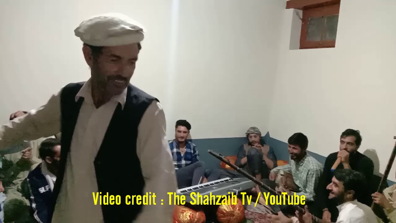 Chitrali saqafti program - Chitrali old song - Khowar old song - wafadar dust | The Shahzaib Tv |