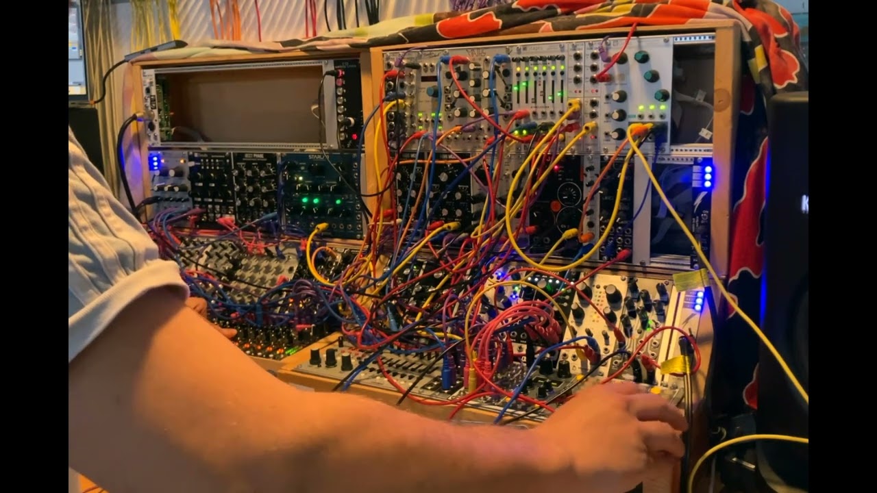 Jonassimo - modular techno live jam