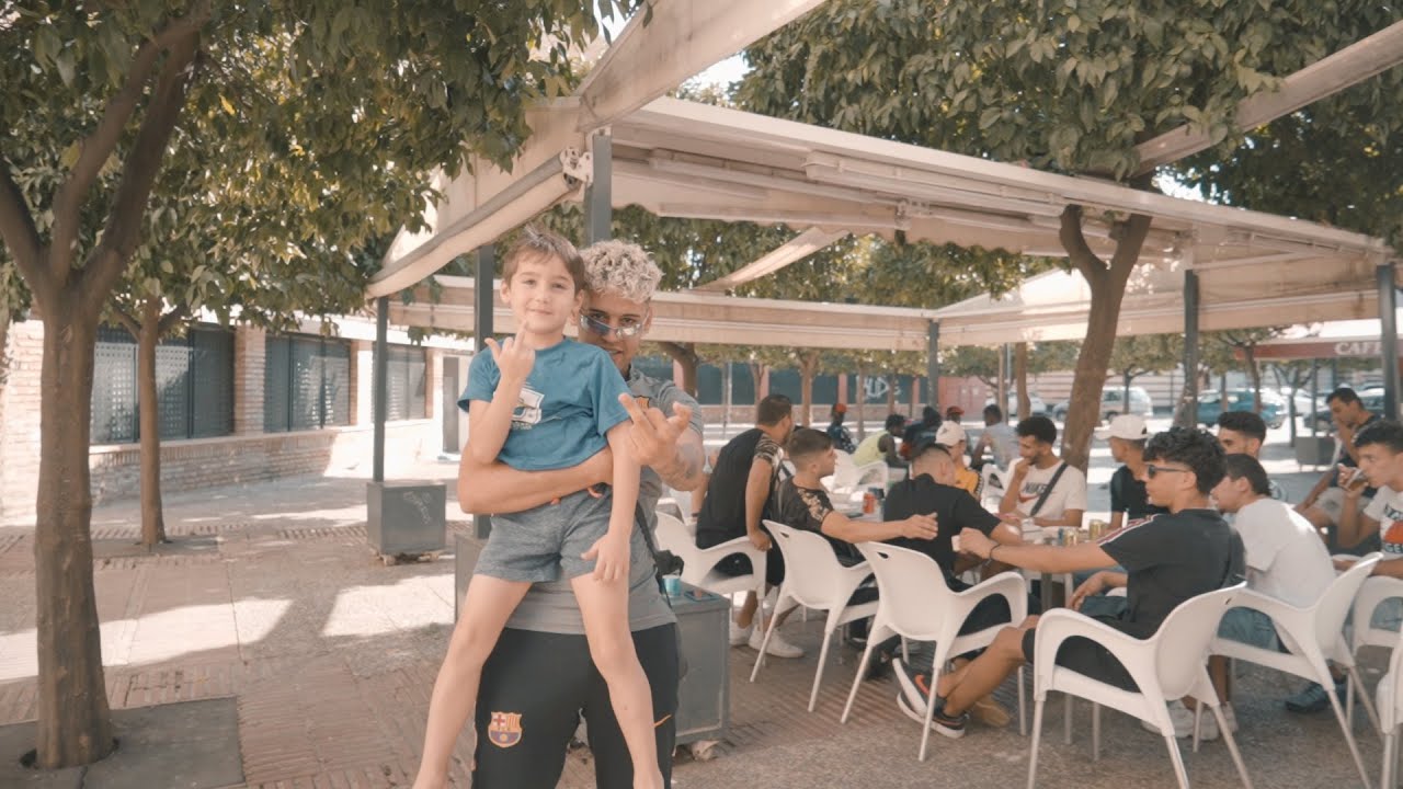 M el Cobi - Sin pasaporte ( Video offcial )