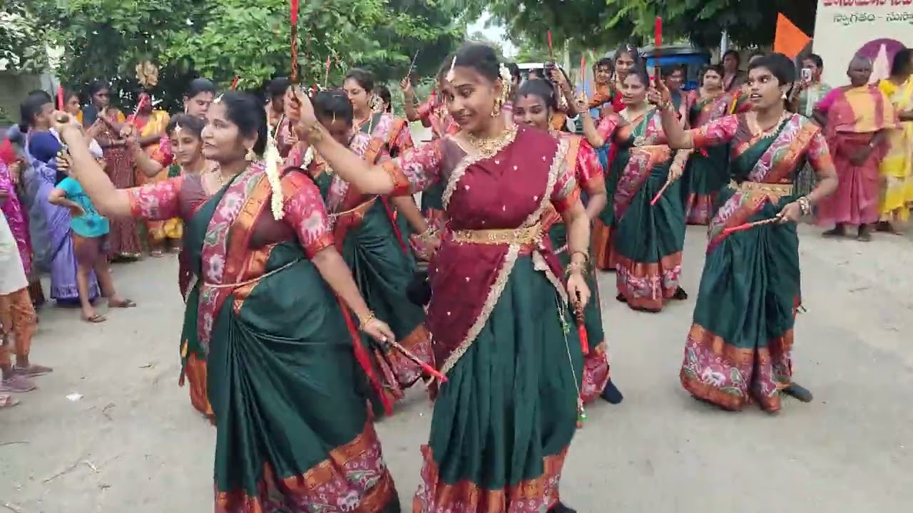 బృందావనికే చిందులు వేసే//కోలాటం సాంగ్//వినాయక  నిమజ్జన సమయం