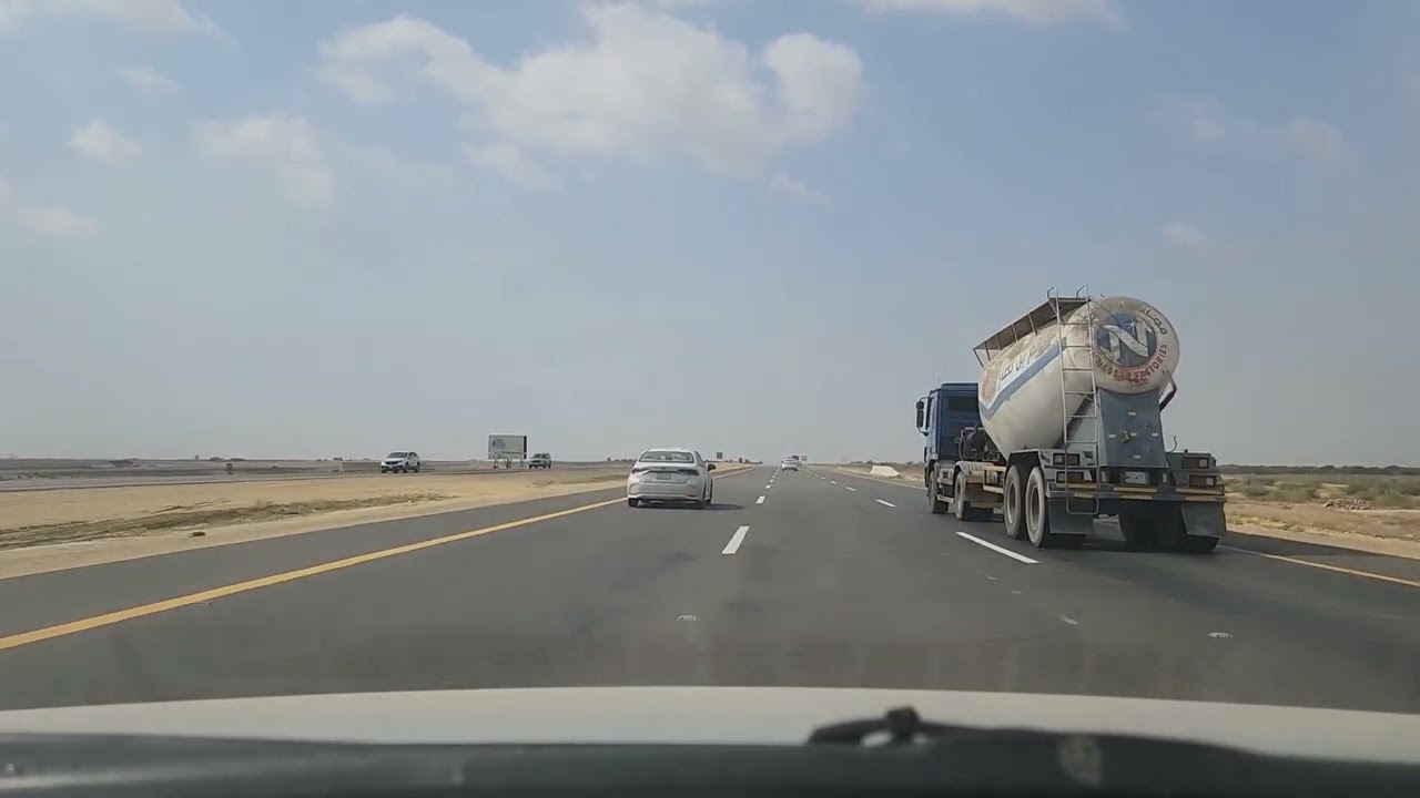 الطريق الدولي الجديد من الدرب الى جيزان كما ظهر يوم الثلاثاء 3 يناير 2023 م