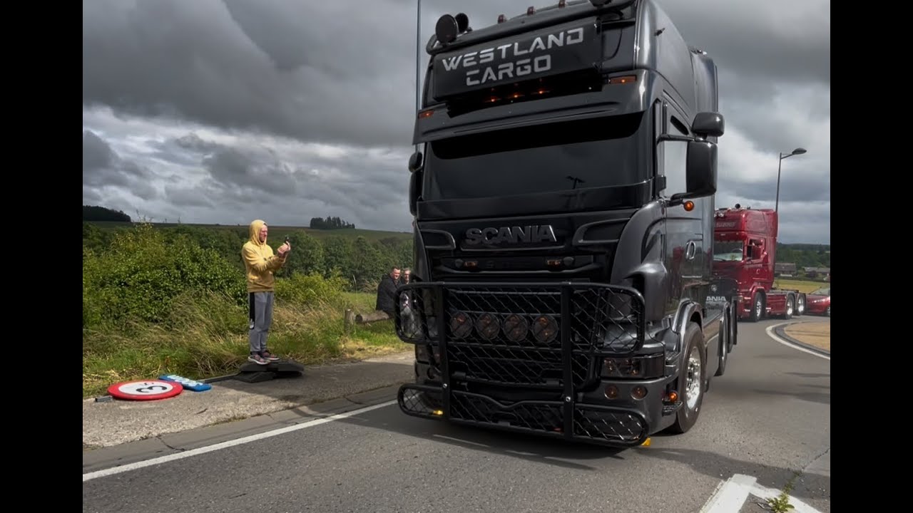 Scania V8 leaving Ciney Truck Show 2024
