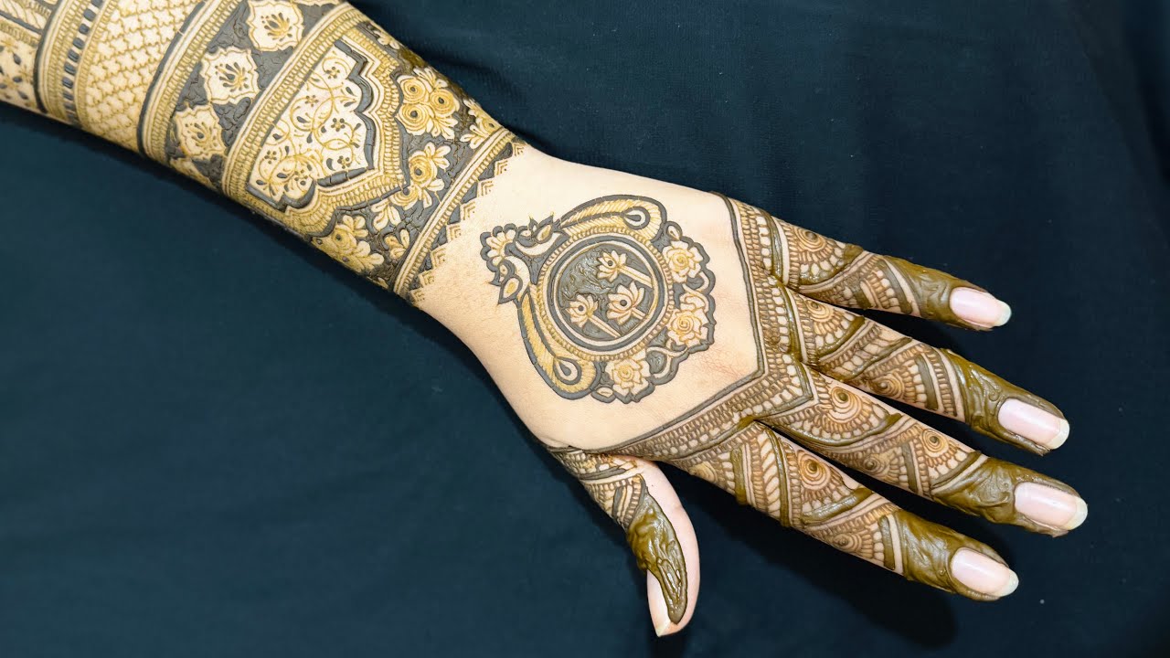 Royal themed lotus and peacock mandala for bride🦚🪷