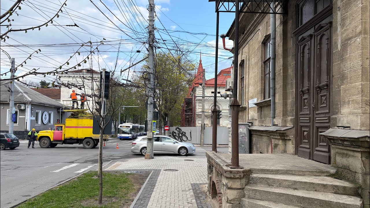 4K Walking Tour on București Street, Chișinău 🇲🇩 | City Vibes & Real Sounds