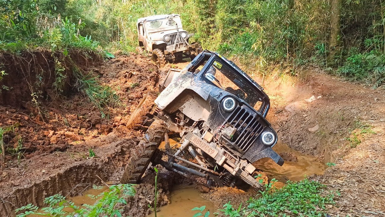 Trilheiros da Fazenda Rio grande Amigos 4x4 - Recebi a turma para acelerar em Campo Magro TRILHA TOP