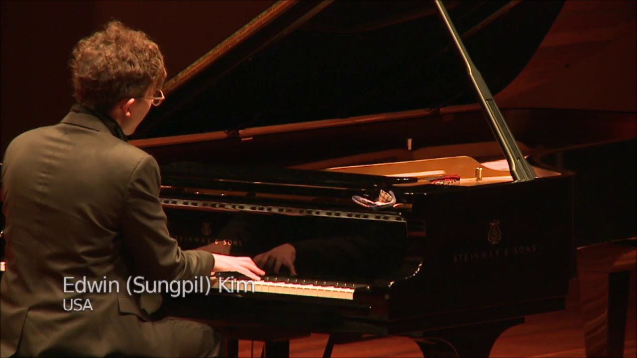 Chopin Etude in B minor Op. 25 No. 10 - Edwin Kim