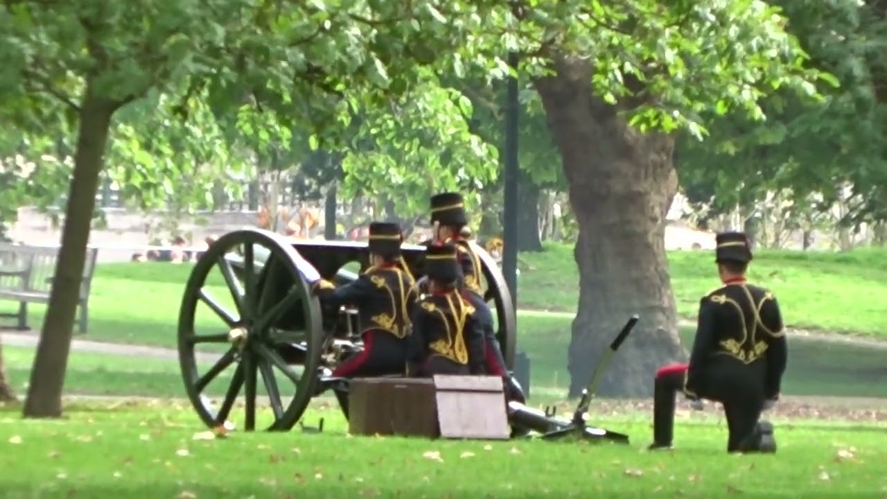 GUN SALUTE   HYDE PARK    19/9/2022