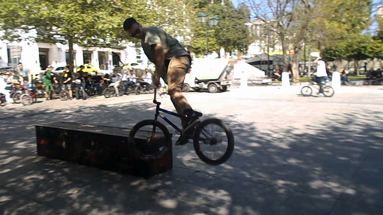 Taken bmx  &Pi;&lambda;&alpha;&tau;&epsilon;ί&alpha; &Sigma;&upsilon;&nu;&tau;ά&gamma;&mu;&alpha;&tau;&omicron;&sigmaf;