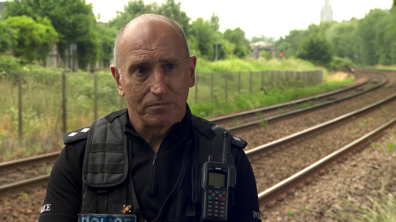 Police officer rescues suicidal woman from train tracks - Police Bravery Awards 2018