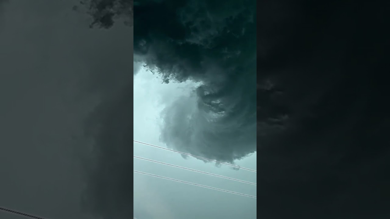Rotating cloud and severe thunderstorm spotted over Gainesville, Texas