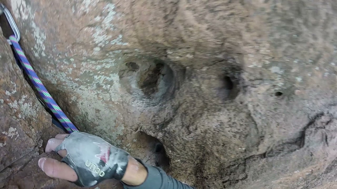 Climbing Oklahoma:Narrows-The dihedral 5.6 (trad)