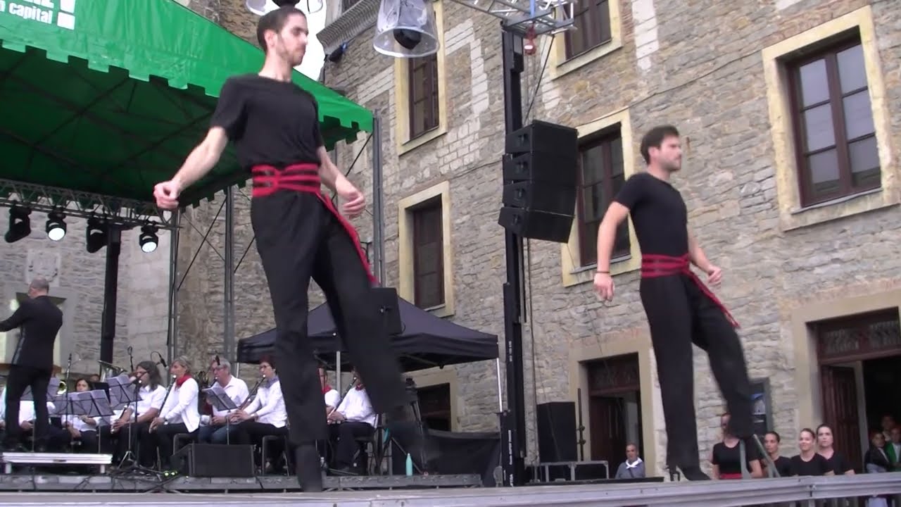 Aurresku - Música vasca y canciones vascas, folklore vasco, euskal danzas y bailes vascos