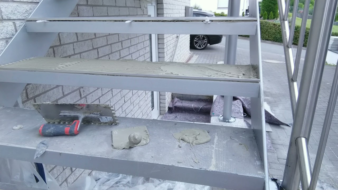 Stahltreppe verfliesen