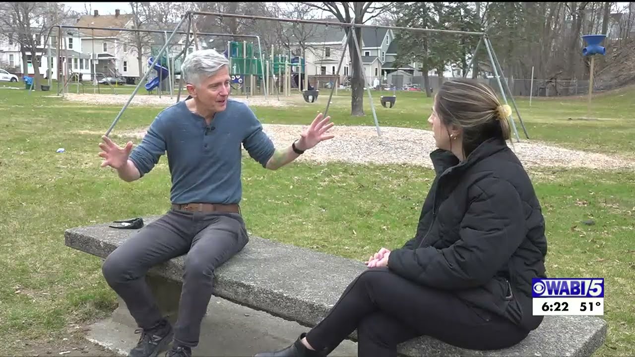 Sean Faircloth recounts time volunteering at Ukrainian border