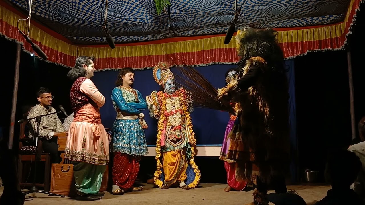 शौरीने सुंदरस्वरूपीच्या मायाजालाने पांडवांना बंदिवान करुन कामे करून घेतली। पाहा धम्माल विनोदी प्रवेश