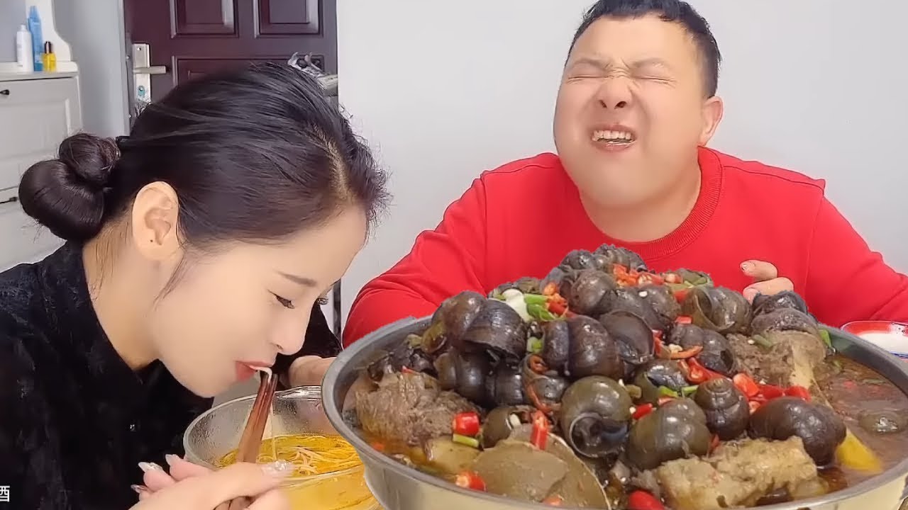 Stupid husband won’t let me eat snail beef, but I actually eat half of his pot