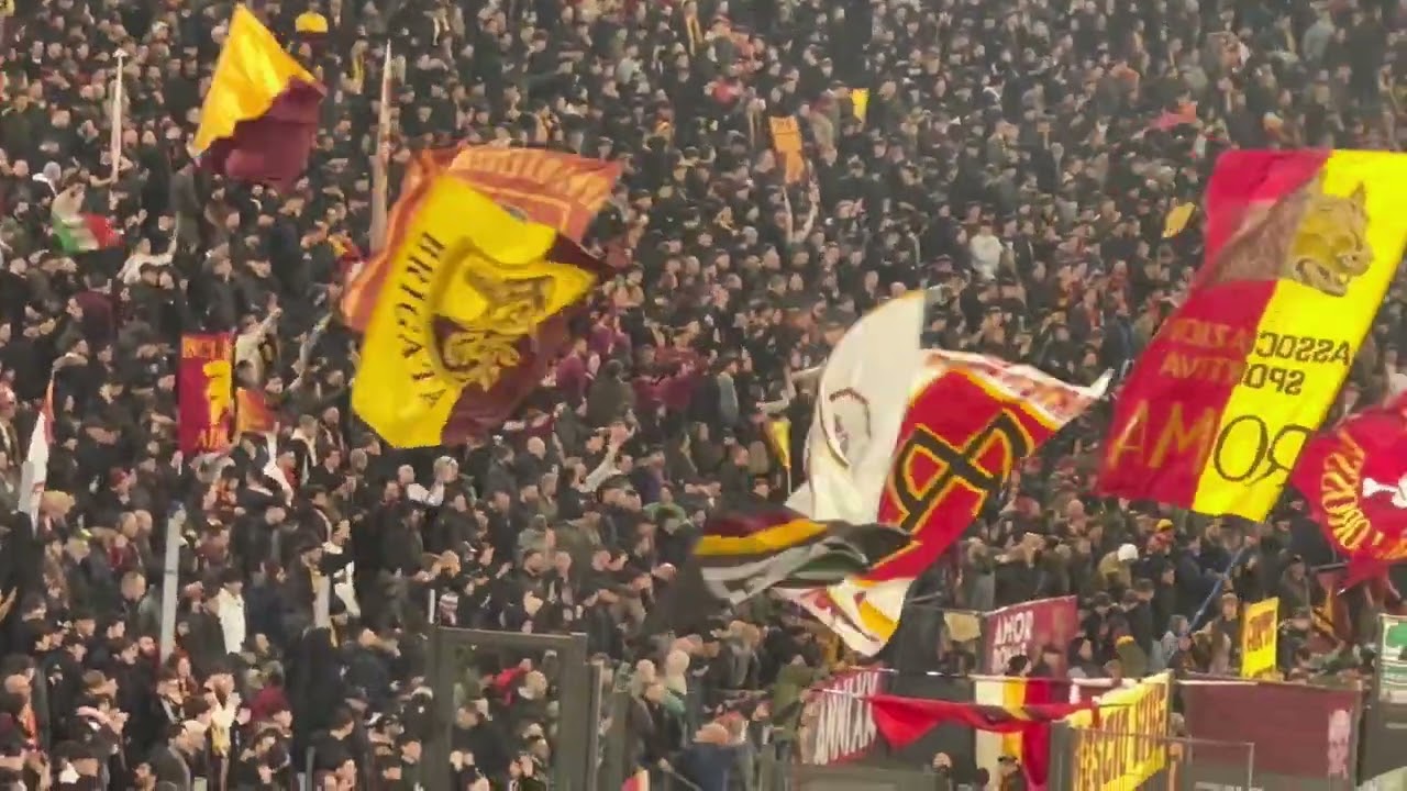 CURVA SUD ROMA 🇮🇹  ULTRAS FANTASTIC ATMOSPHERE #asroma #ultras #football