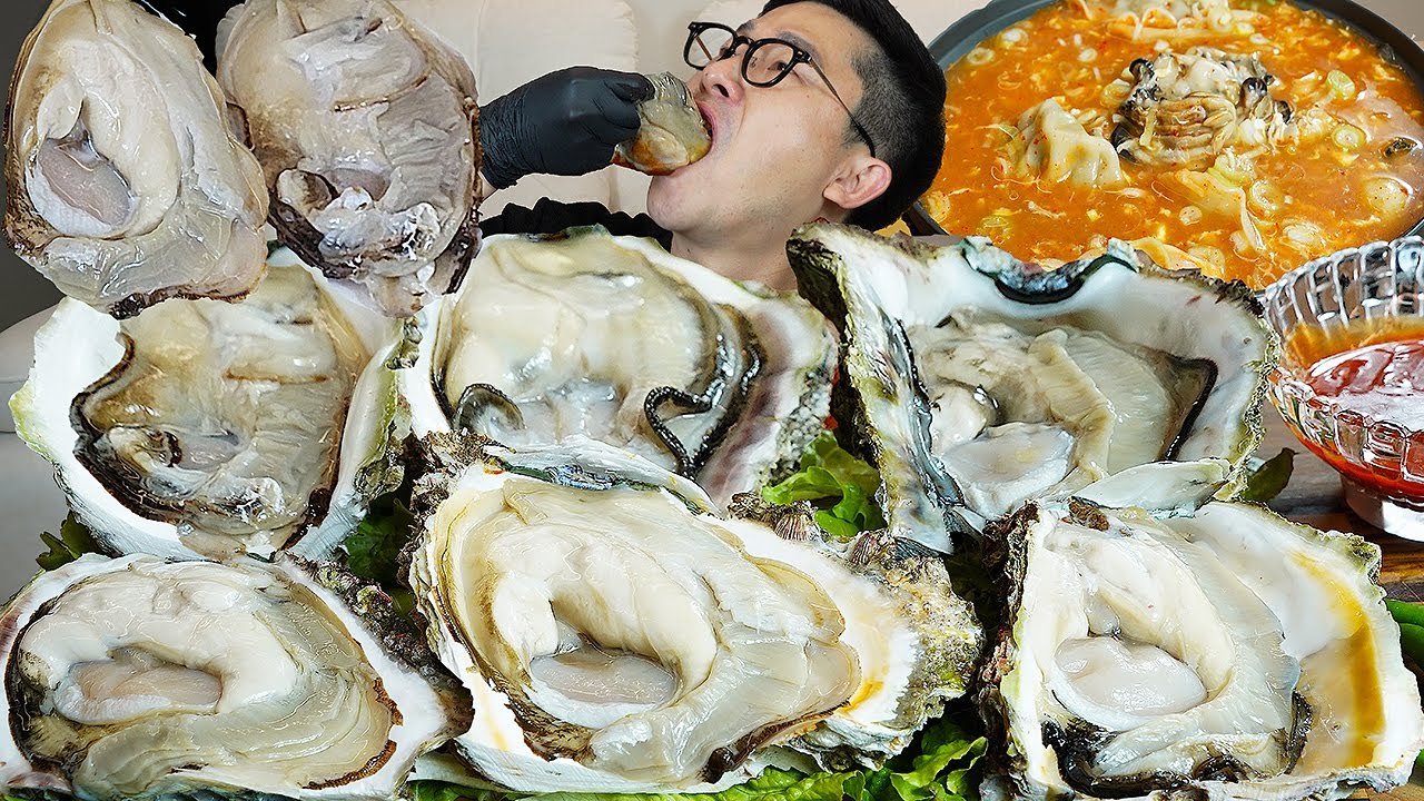 ASMR MUKBANGㅣGIANT RAW OYSTERS & Rice cake dumpling soupㅣEATING SHOW