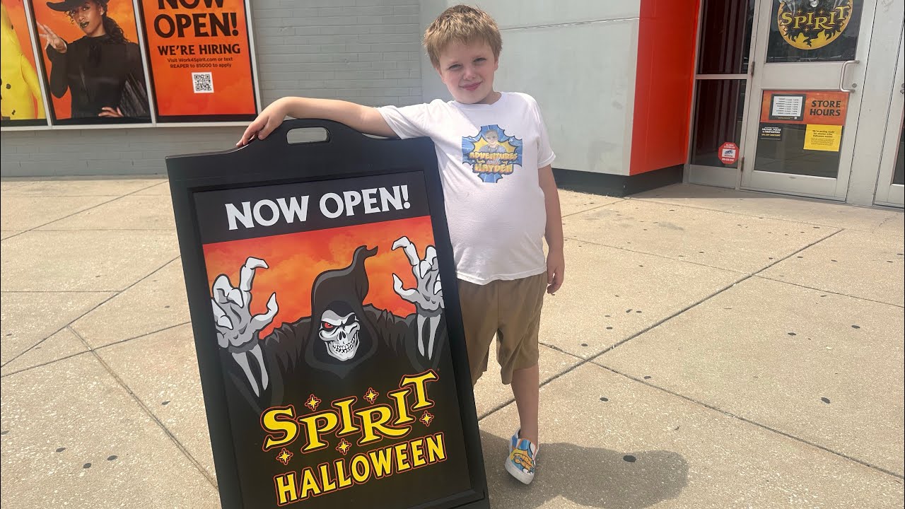 Spirit Halloween 2025 Flagship Store Opening!! 