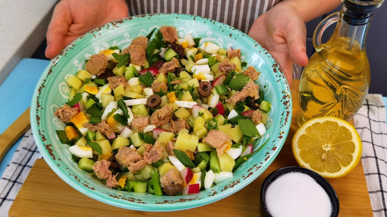 Salata orientala de cartofi cu ton! O facem saptamanal! Ne place maxim!