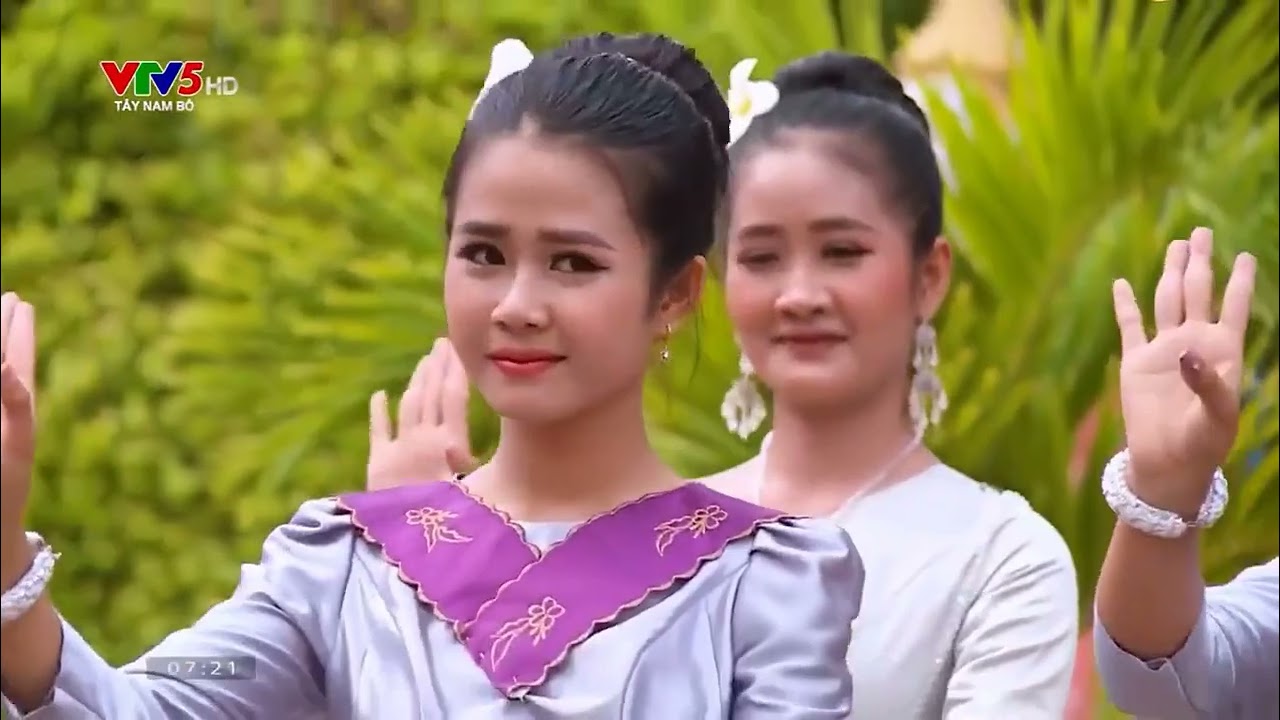 របាំ ស្មារតីយុវជន- Robam Khmer- Khmer traditional dancing