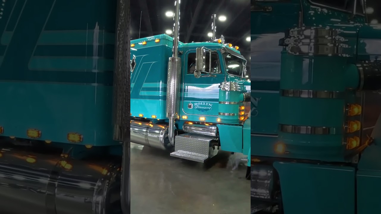 Coolest 359 out there!  #rollintransport #trucking #359 #peterbilt #classic #mats2025 #largecar