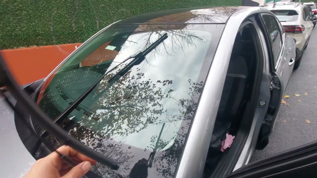 Citroen C4 / C4X Silecek Değişimi ve Sileceği Dik Pozisyona Getirme.