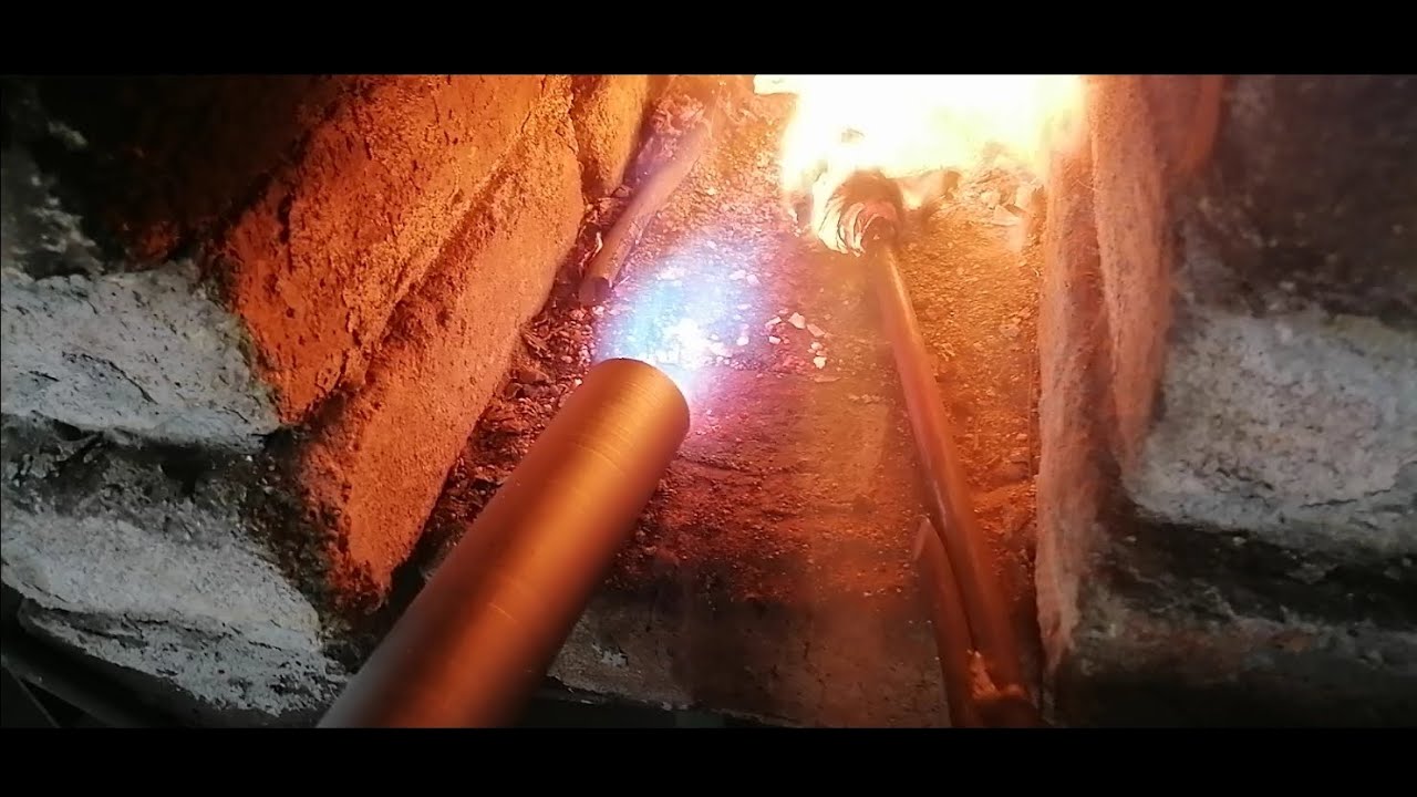 Газовая горелка для горна с принудительной подачей воздуха.