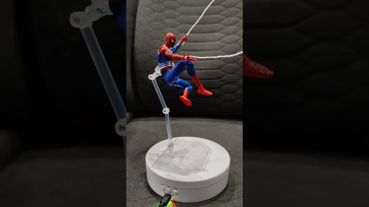 Peter B Parker Spider-Vers Spider-Man Mafex 
