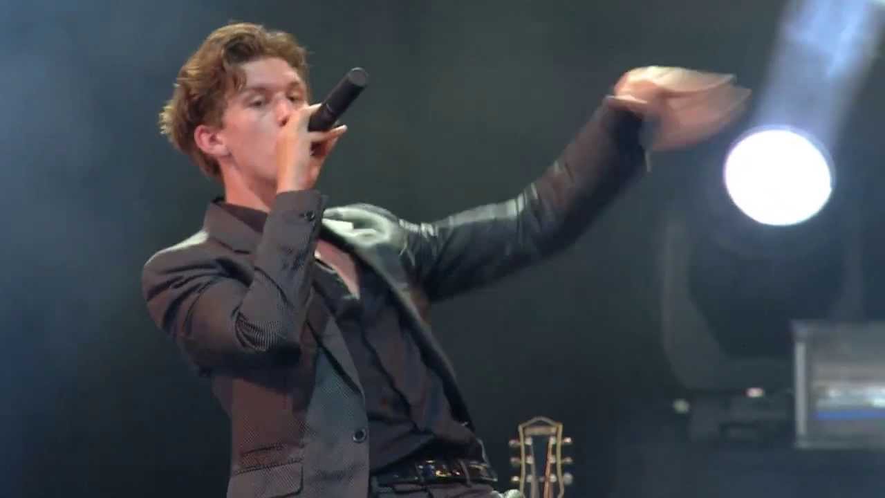 WILLY MOON- 'YEAH YEAH' at ISLE OF WIGHT FESTIVAL 2013