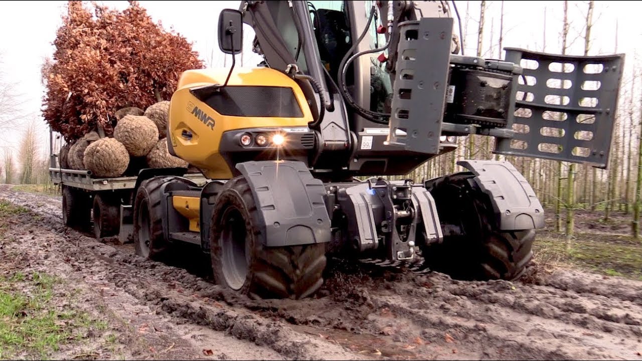 Mecalac 9MWR - Terreinvaardig in de bomenkwekerij